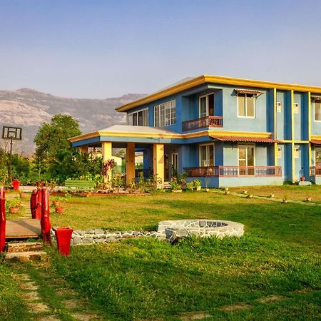 Stayvista'S Hillside Meadows - Mountainside Retreat With Farm View, Pool & Deck, Lawn & Gazebo Chinchavli Exterior photo
