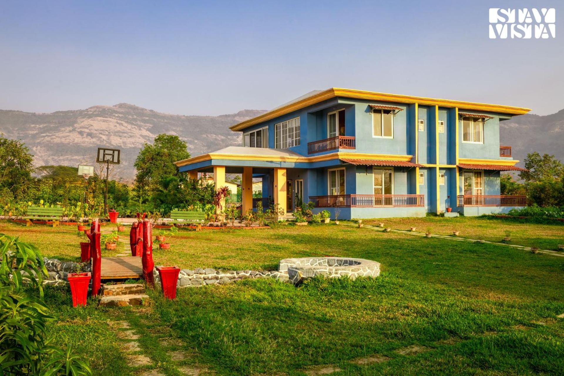Stayvista'S Hillside Meadows - Mountainside Retreat With Farm View, Pool & Deck, Lawn & Gazebo Chinchavli Exterior photo
