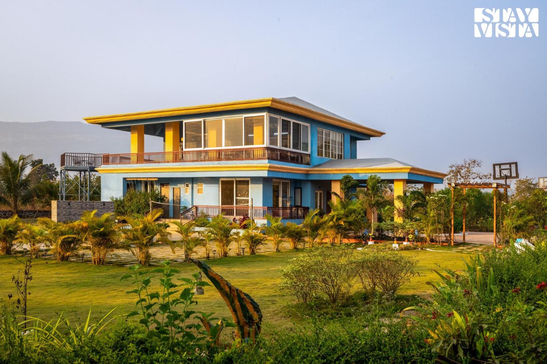 Stayvista'S Hillside Meadows - Mountainside Retreat With Farm View, Pool & Deck, Lawn & Gazebo Chinchavli Exterior photo