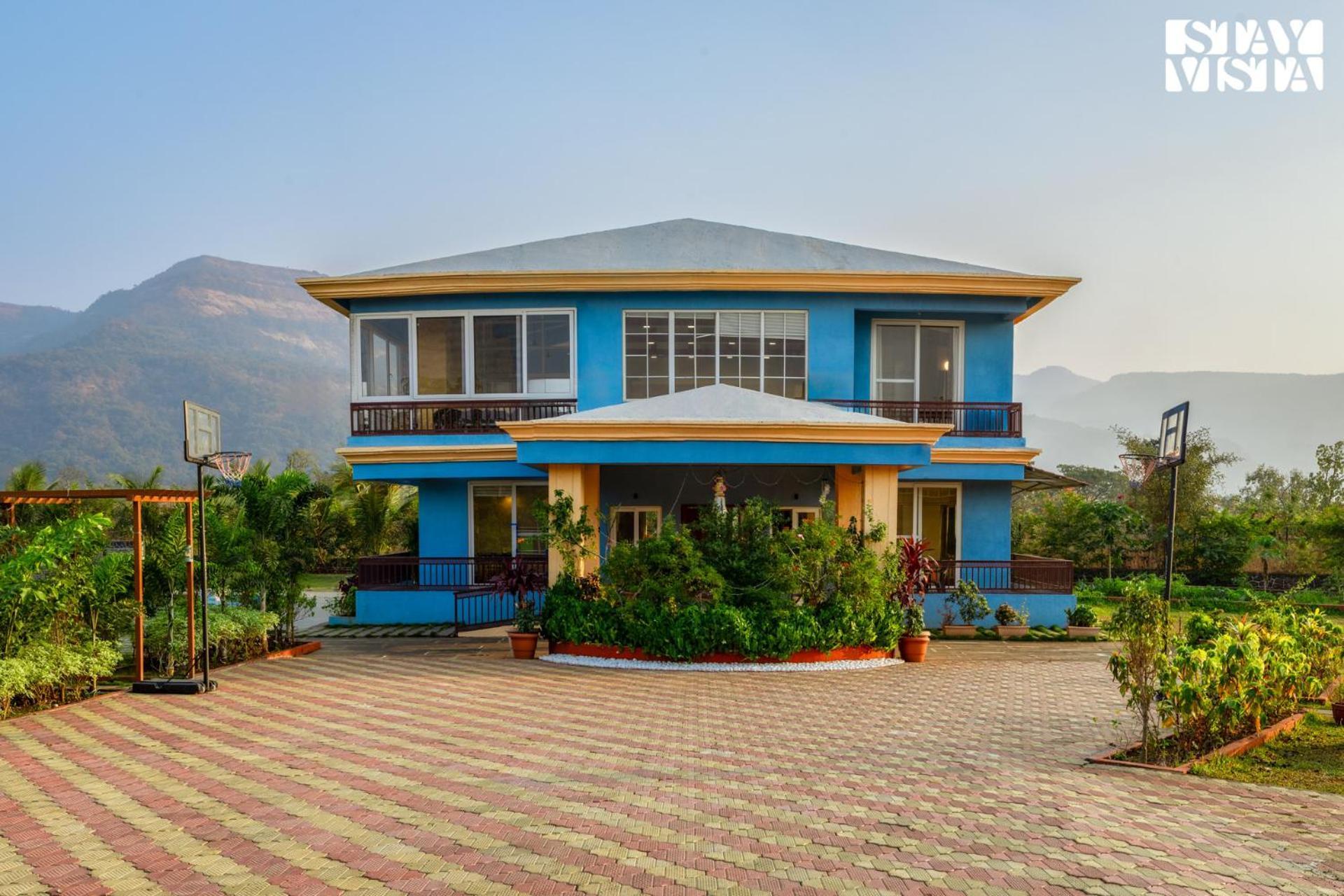 Stayvista'S Hillside Meadows - Mountainside Retreat With Farm View, Pool & Deck, Lawn & Gazebo Chinchavli Exterior photo